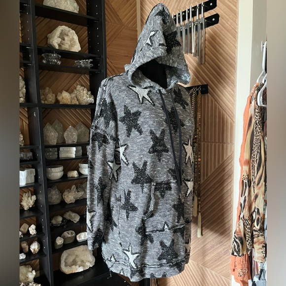 Fun & Funky Splendid Hoodie Front Pockets with Silver, Black, Grey White Stars - Picture 4 of 6